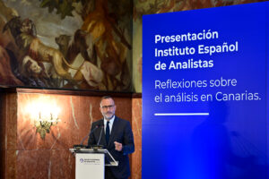 Reflexiones sobre el análisis en Canarias.  En Las Palmas de Gran Canaria y Santa Cruz de Tenerife 4