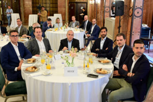 Reflexiones sobre el análisis en Canarias.  En Las Palmas de Gran Canaria y Santa Cruz de Tenerife 6