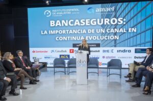 Presentación del Estudio "Bancaseguros. La importancia de un canal en continua evolución" 12