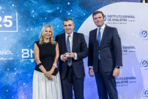 Acto de entrega de la Brújula del año 2025. El 30 de junio en la Bolsa de Madrid 41