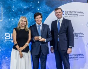 Acto de entrega de la Brújula del año 2025. El 30 de junio en la Bolsa de Madrid 42