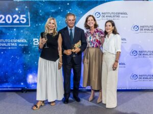 Acto de entrega de la Brújula del año 2025. El 30 de junio en la Bolsa de Madrid 60