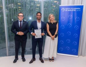 Entrega de los Premios de Investigación y Certificaciones Profesionales 18