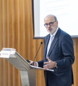 Presentación del estudio: Cómo atraer capital a España en el Auditorio Garrigues 8