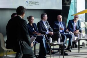 Retos y oportunidades de la IA en un entorno global más complejo 13
