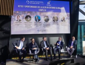 Retos y oportunidades de la IA en un entorno global más complejo 27