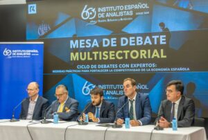 Mesa de Debate Multisectorial. El pasado 2 de octubre en el Auditorio Renta4 Banco. Madrid  6