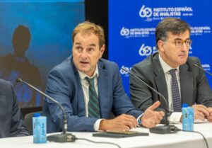 Mesa de Debate Multisectorial. El pasado 2 de octubre en el Auditorio Renta4 Banco. Madrid  7