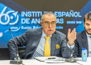 Mesa de Debate Multisectorial. El pasado 2 de octubre en el Auditorio Renta4 Banco. Madrid  8